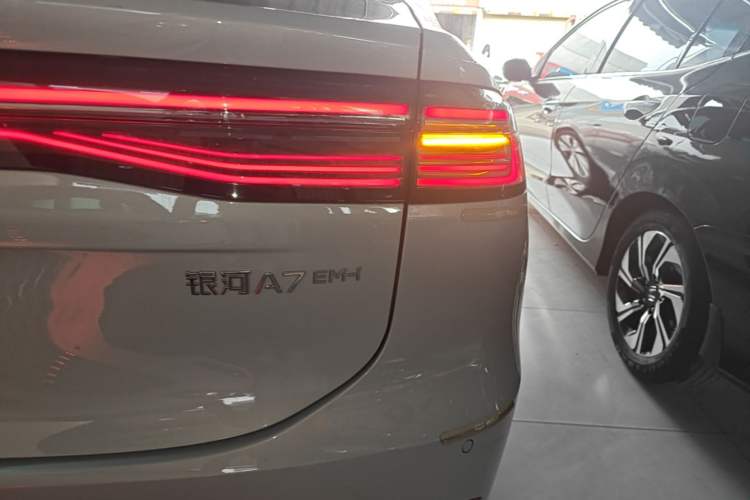 Used Geely Galaxy A7 2025 Model EM-i 150km Exploration+ Edition Right Rear Taillight