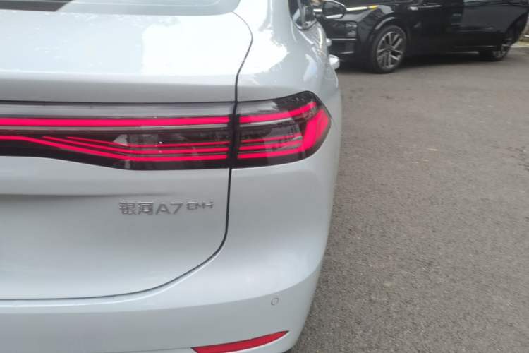 Used Geely Galaxy A7 2025 Model EM-i 150km Starship Edition Right Rear Taillight