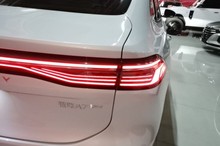 Used Geely Galaxy A7 2025 Model EM-i 150km Prestige Edition Right Rear Taillight
