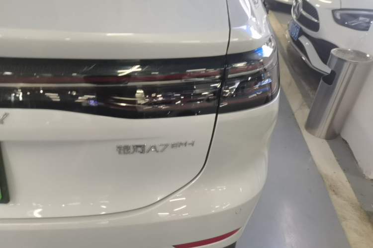 Used Geely Galaxy A7 2025 Model EM-i 150km Starship Edition Right Rear Taillight