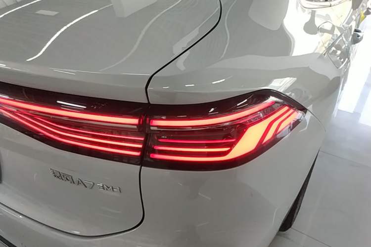 Used Geely Galaxy A7 2025 Model EM-i 150km Exploration+ Edition Right Rear Taillight