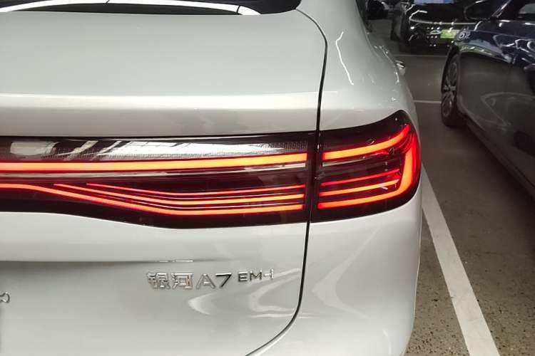 Used Geely Galaxy A7 2025 Model EM-i 150km Starship Edition Right Rear Taillight