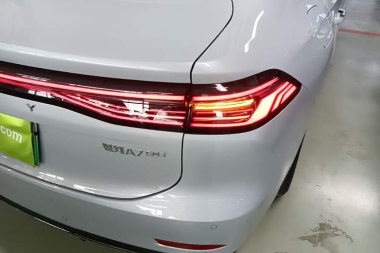 Used Geely Galaxy A7 2025 Model EM-i 150km Exploration+ Edition Right Rear Taillight