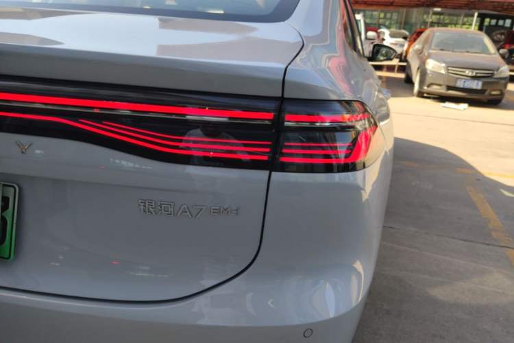 Used Geely Galaxy A7 2025 Model EM-i 150km Starship Edition Right Rear Taillight