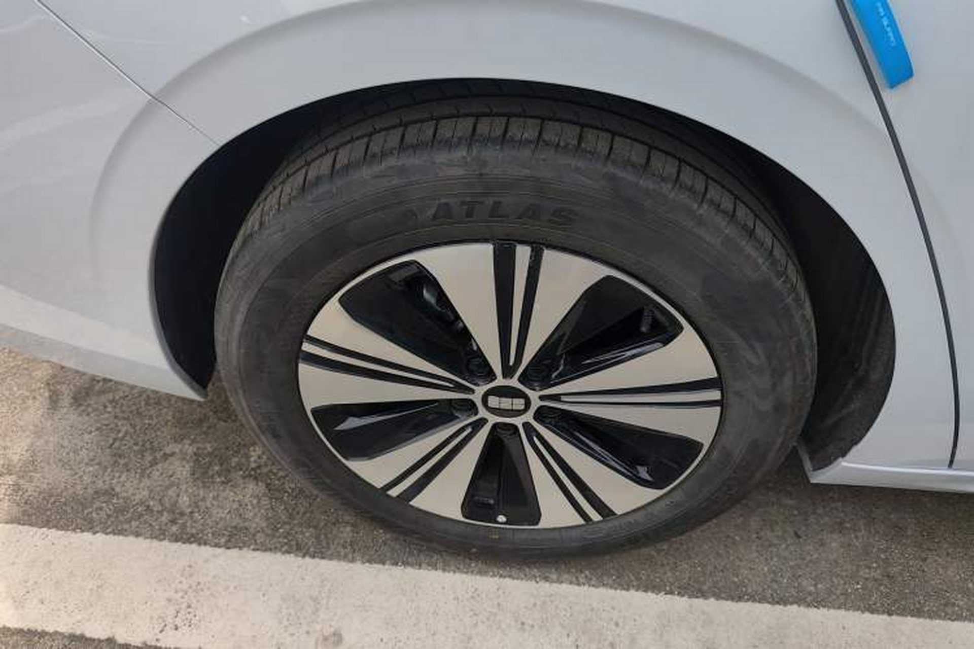 Used Geely Galaxy A7 2025 Model EM-i 150km Exploration+ Edition Right Rear Wheel Hub