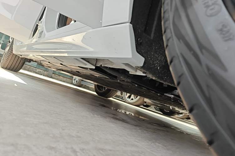 Used Geely Galaxy A7 2025 Model EM-i 150km Starship Edition Right Side Sill