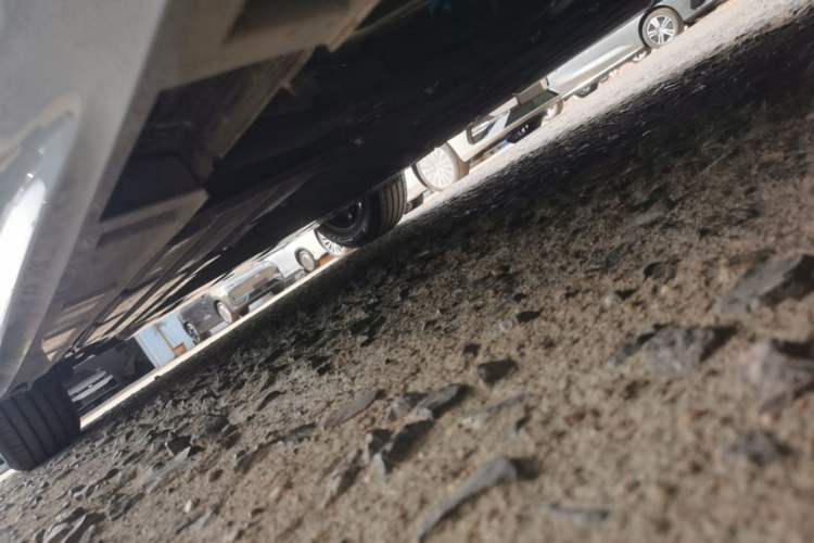 Used Geely Galaxy A7 2025 Model EM-i 150km Prestige Edition Right Side Sill