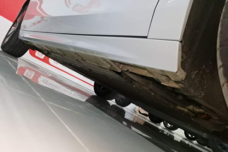 Used Geely Galaxy A7 2025 Model EM-i 150km Prestige Edition Right Side Sill