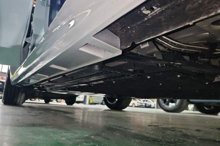 Used Geely Galaxy A7 2025 Model EM-i 150km Prestige Edition Right Side Sill