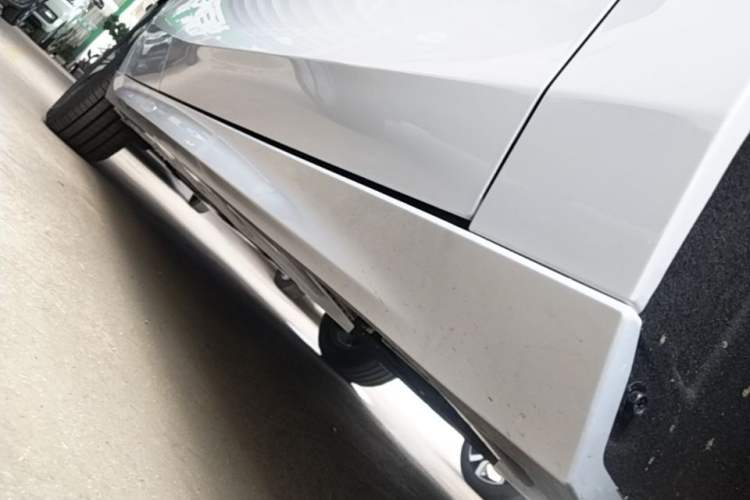 Used Geely Galaxy A7 2025 Model EM-i 150km Long-Distance Edition Right Side Sill