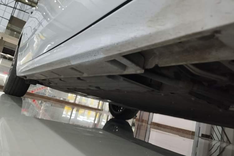 Used Geely Galaxy A7 2025 Model EM-i 150km Starship Edition Right Side Sill