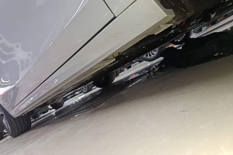Used Geely Galaxy A7 2025 Model EM-i 150km Exploration+ Edition Right Side Sill
