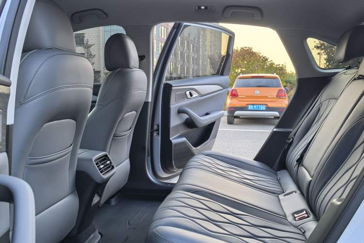 Used Geely Galaxy A7 2025 Model EM-i 70km Luxury Edition Roof