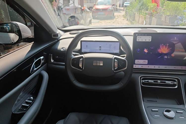 Used Geely Galaxy A7 2025 Model EM-i 70km Exploration Edition Steering Wheel