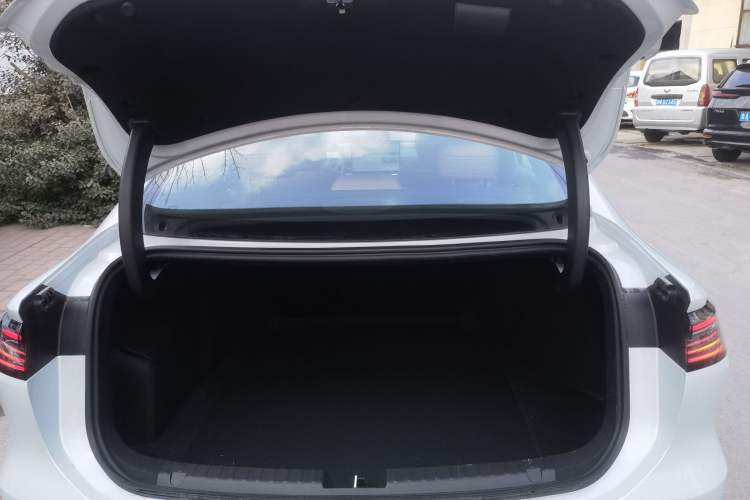 Used Geely Galaxy A7 2025 Model EM-i 150km Prestige Edition Trunk