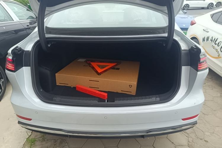 Used Geely Galaxy A7 2025 Model EM-i 150km Prestige Edition Trunk