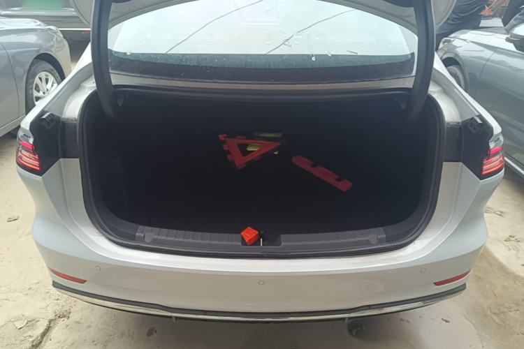 Used Geely Galaxy A7 2025 Model EM-i 150km Prestige Edition Trunk