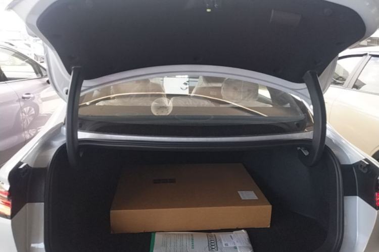 Used Geely Galaxy A7 2025 Model EM-i 150km Long-Distance Edition Trunk