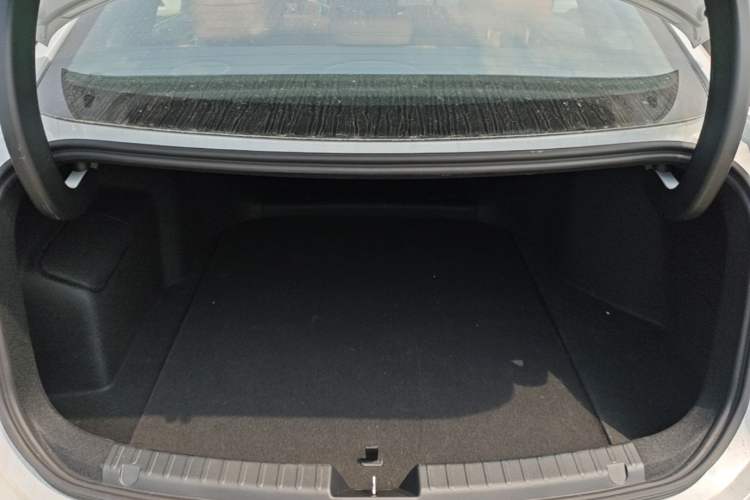 Used Geely Galaxy A7 2025 Model EM-i 150km Starship Edition Trunk
