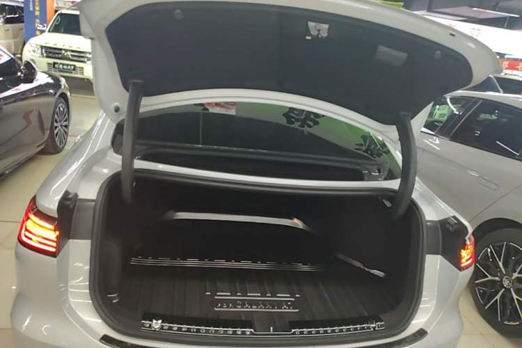 Used Geely Galaxy A7 2025 Model EM-i 70km Luxury Edition Trunk