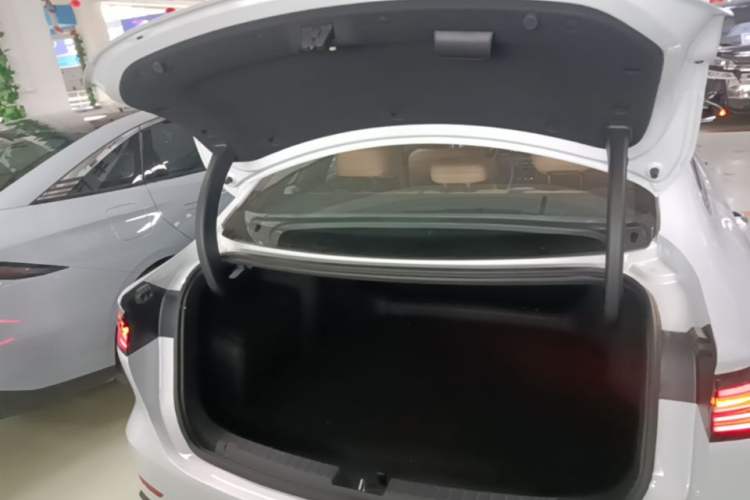 Used Geely Galaxy A7 2025 Model EM-i 150km Exploration+ Edition Trunk