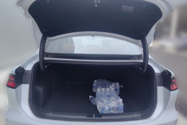 Used Geely Galaxy A7 2025 Model EM-i 150km Starship Edition Trunk