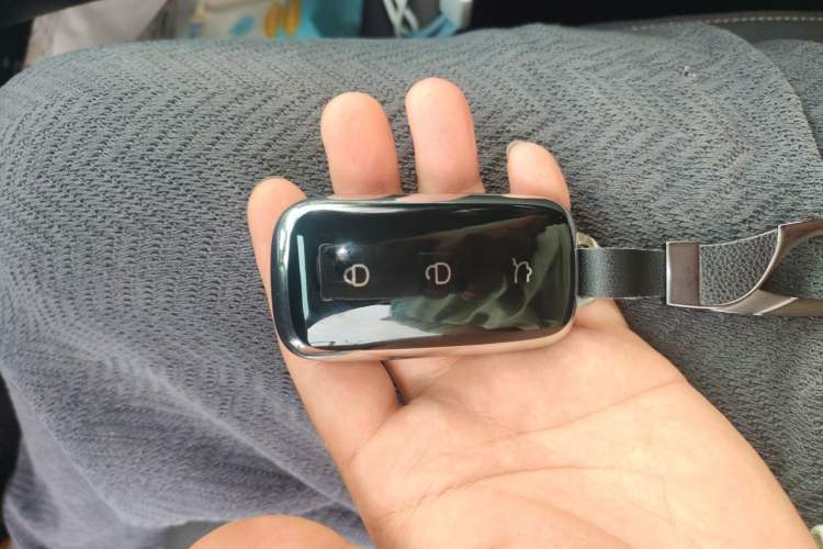Used Geely Galaxy A7 2025 Model EM-i 70km Exploration Edition Vehicle Key
