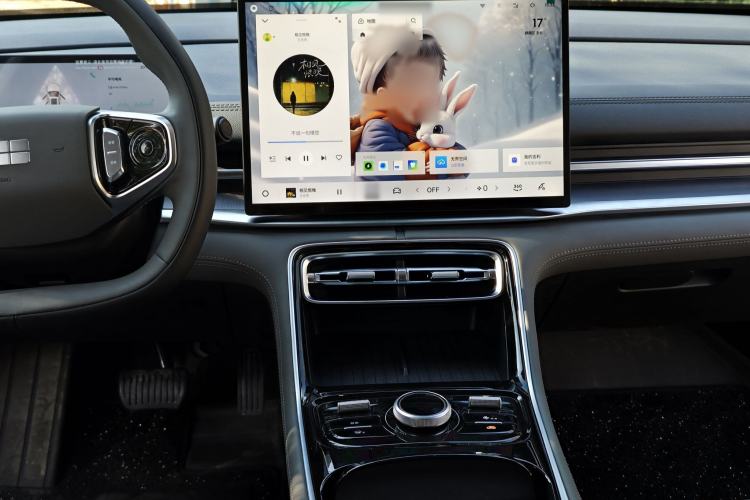 Used Geely Galaxy A7 2025 Model EM-i 70km Launch Edition Audio And AC Panel