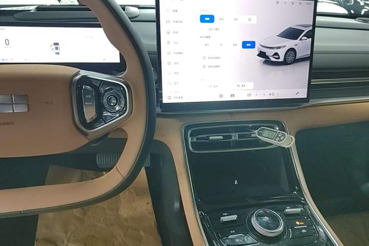 Used Geely Galaxy A7 2025 Model EM-i 150km Exploration+ Edition Audio And AC Panel