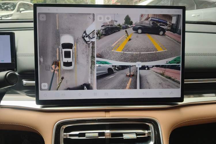 Used Geely Galaxy A7 2025 Model EM-i 150km Exploration+ Edition Audio And AC Panel