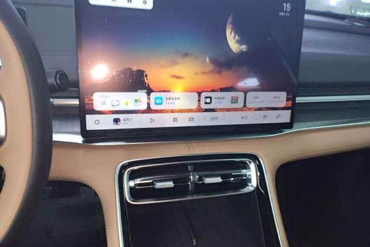 Used Geely Galaxy A7 2025 Model EM-i 70km Launch Edition Audio And AC Panel