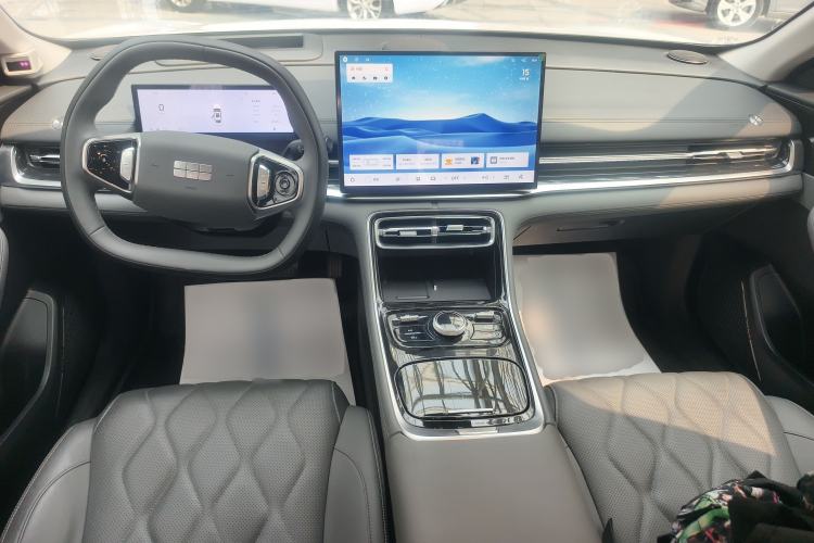 Used Geely Galaxy A7 2025 Model EM-i 150km Exploration+ Edition Center Console