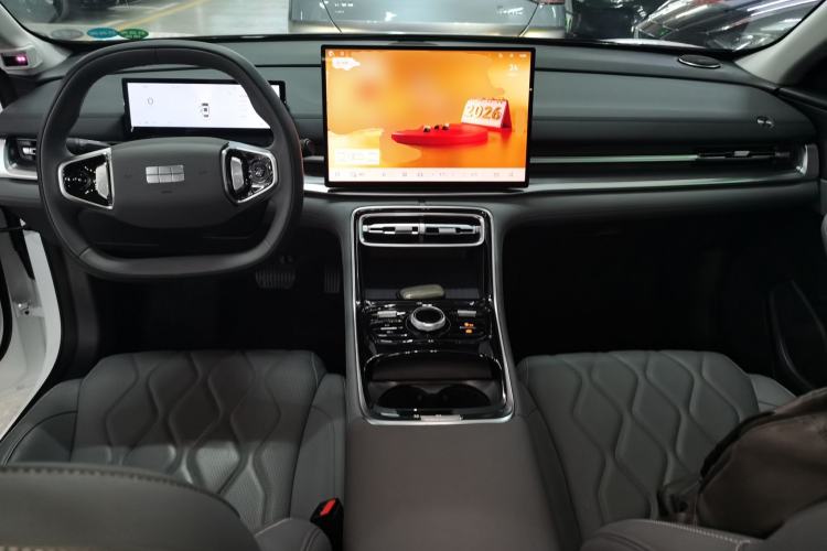 Used Geely Galaxy A7 2025 Model EM-i 150km Long-Distance Edition Center Console