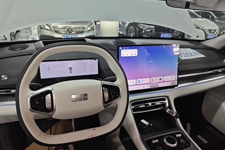 Used Geely Galaxy A7 2025 Model EM-i 150km Starship Edition Center Console