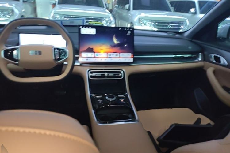 Used Geely Galaxy A7 2025 Model EM-i 70km Launch Edition Center Console