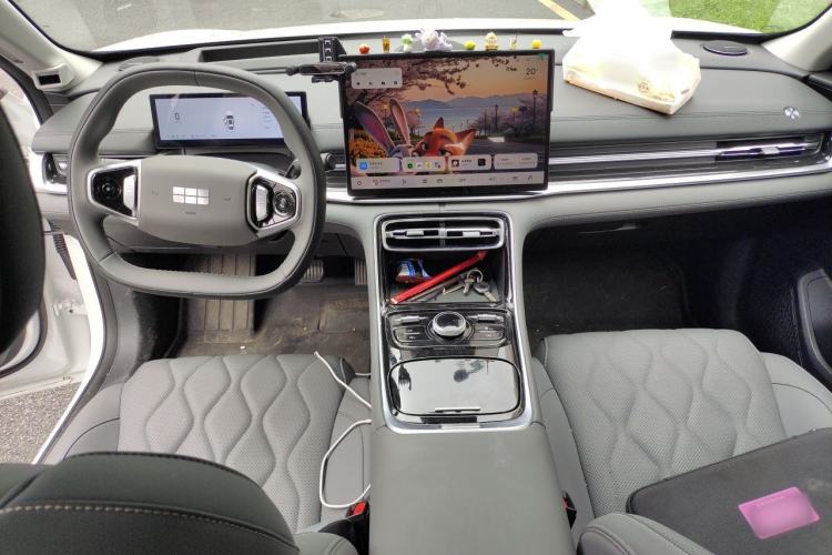 Used Geely Galaxy A7 2025 Model EM-i 150km Exploration+ Edition Center Console