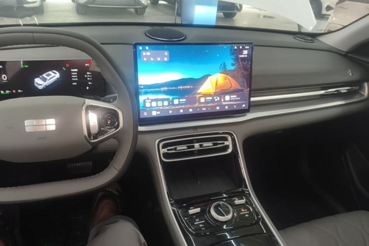 Used Geely Galaxy A7 2025 Model EM-i 150km Prestige Edition Center Console