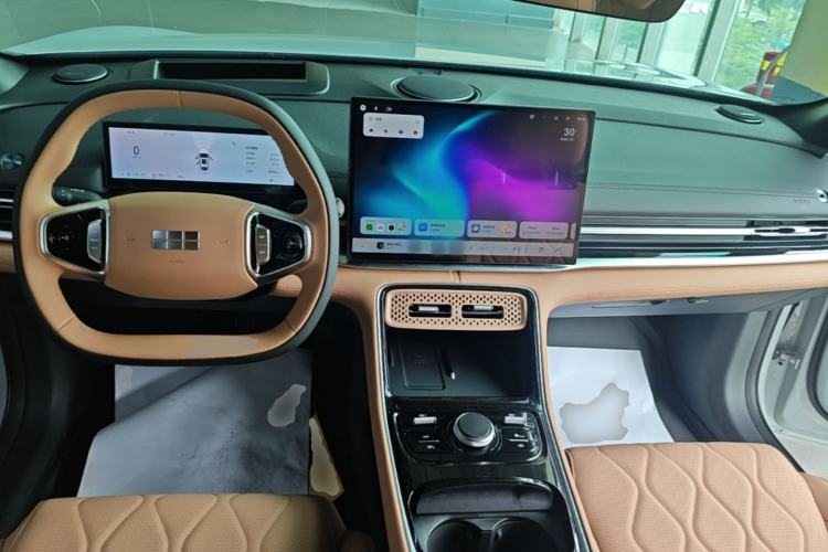 Used Geely Galaxy A7 2025 Model EM-i 150km Starship Edition Center Console