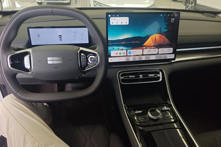 Used Geely Galaxy A7 2025 Model EM-i 150km Long-Distance Edition Center Console