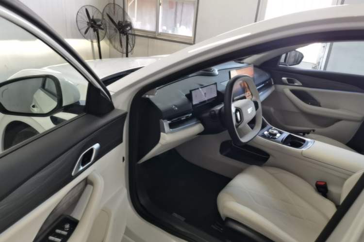 Used Geely Galaxy A7 2025 Model EM-i 150km Starship Edition Driver Seat
