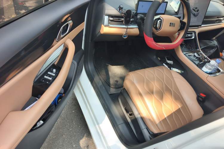 Used Geely Galaxy A7 2025 Model EM-i 150km Exploration+ Edition Driver Seat