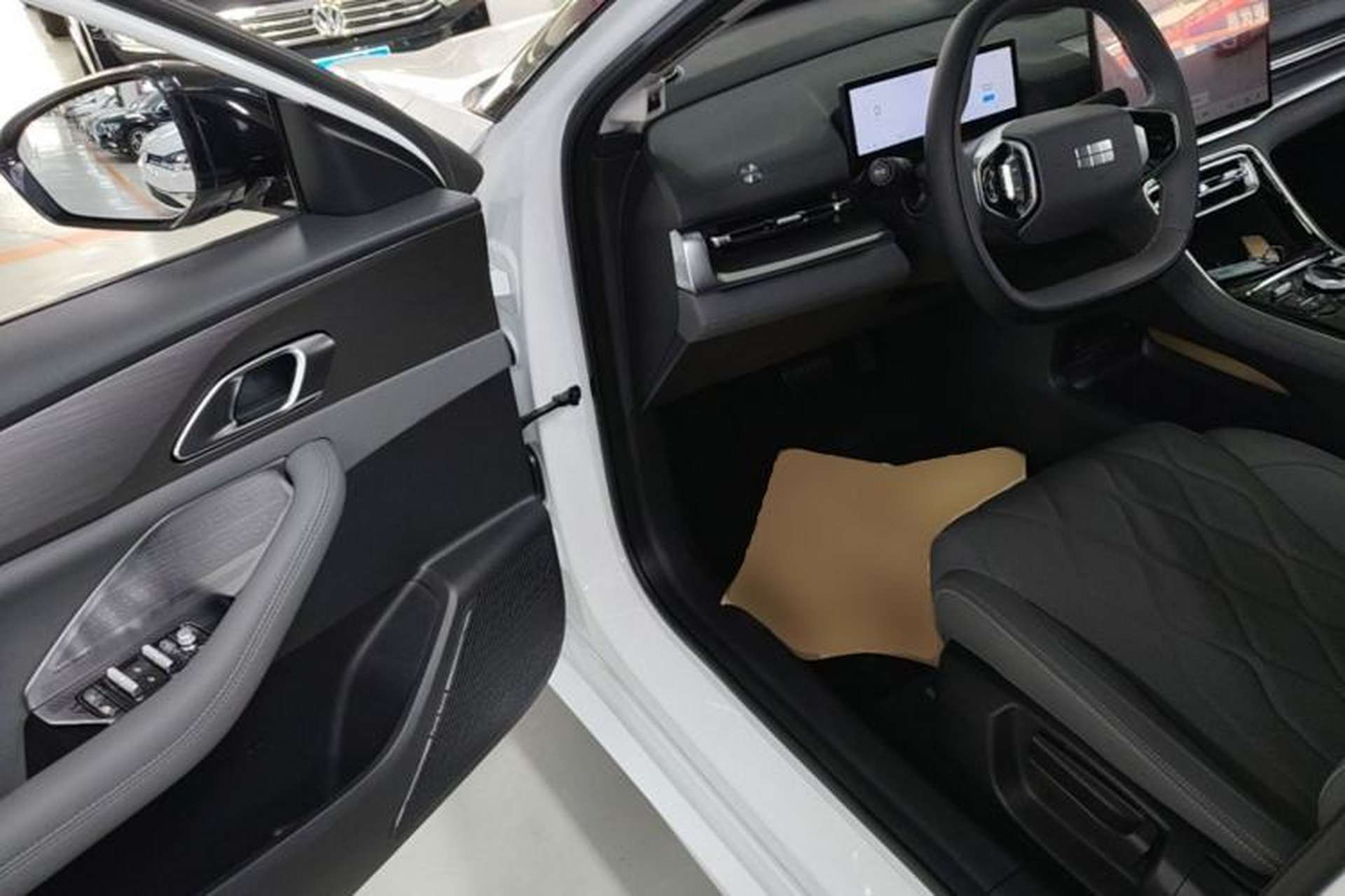 Used Geely Galaxy A7 2025 Model EM-i 150km Long-Distance Edition Driver Seat