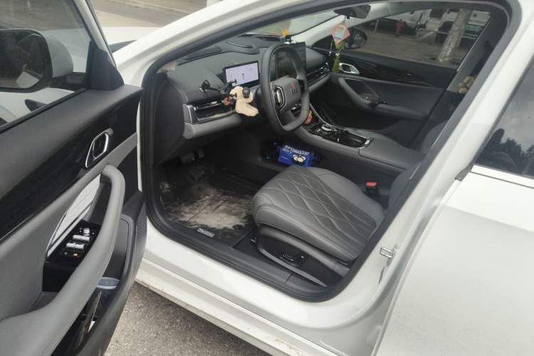 Used Geely Galaxy A7 2025 Model EM-i 150km Exploration+ Edition Driver Seat