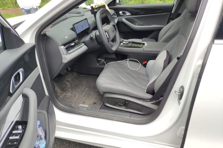 Used Geely Galaxy A7 2025 Model EM-i 150km Exploration+ Edition Driver Seat