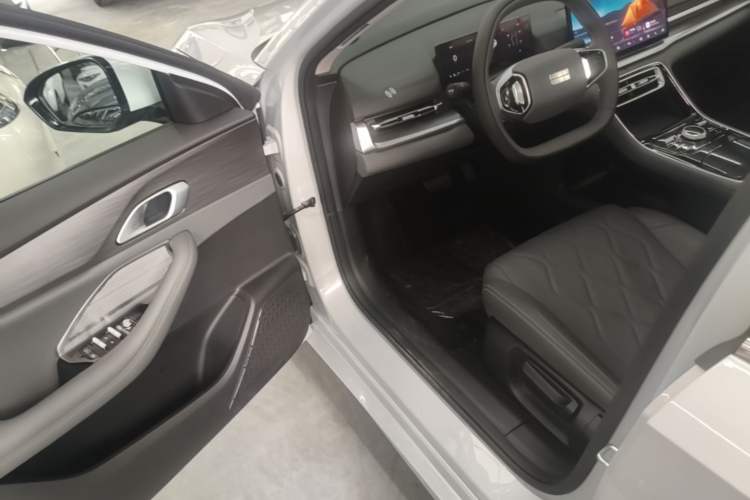 Used Geely Galaxy A7 2025 Model EM-i 150km Prestige Edition Driver Seat