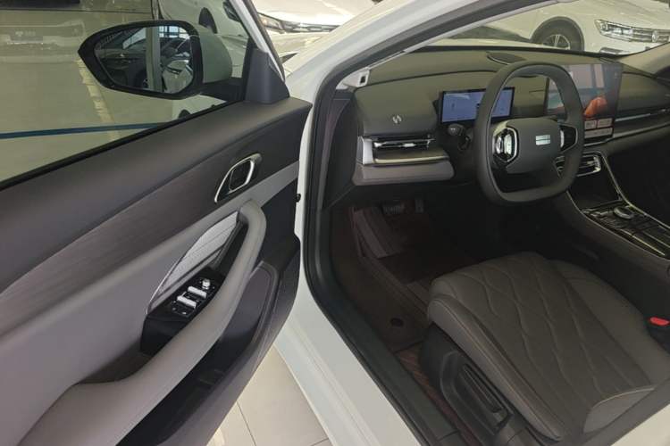 Used Geely Galaxy A7 2025 Model EM-i 150km Long-Distance Edition Driver Seat