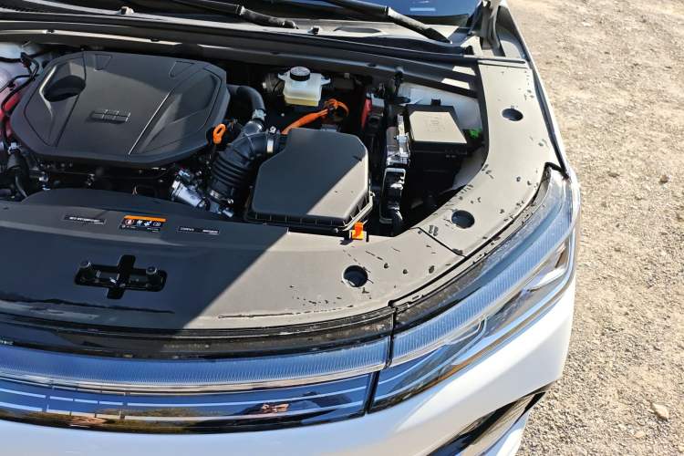 Used Geely Galaxy A7 2025 Model EM-i 150km Starship Edition Engine Bay Left