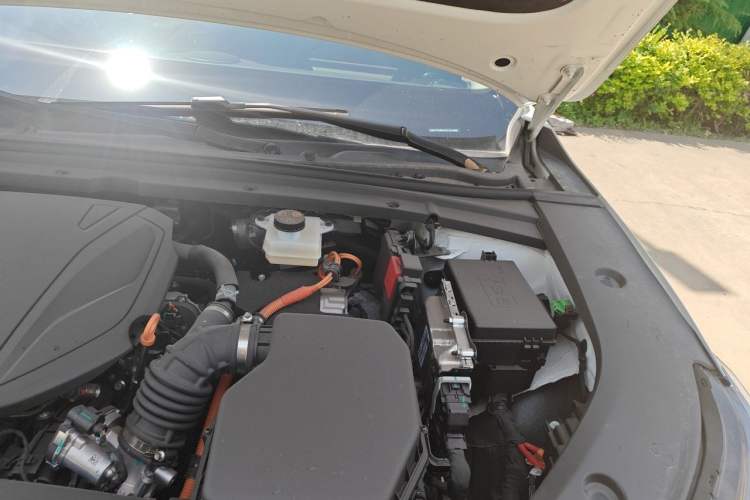 Used Geely Galaxy A7 2025 Model EM-i 150km Long-Distance Edition Engine Bay Left