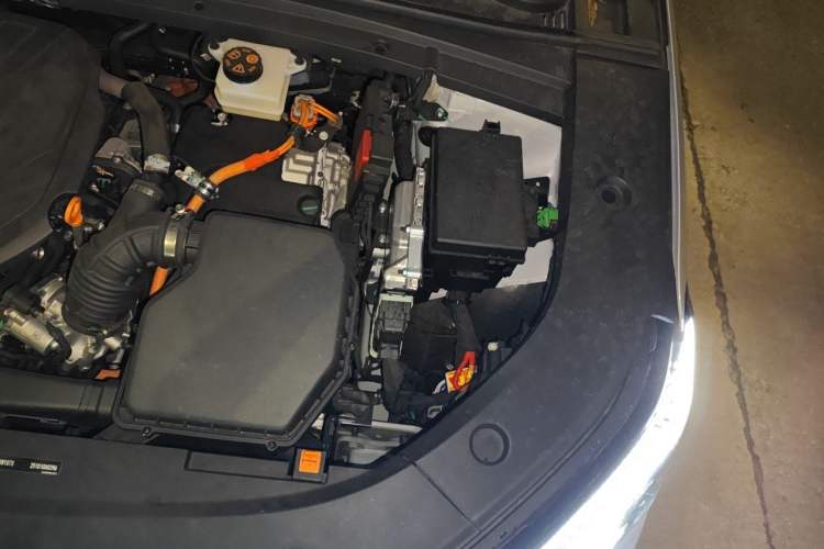 Used Geely Galaxy A7 2025 Model EM-i 150km Long-Distance Edition Engine Bay Left
