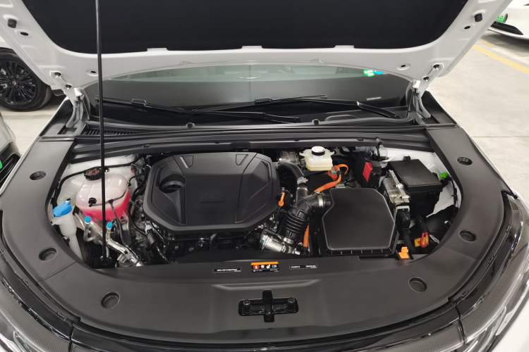 Used Geely Galaxy A7 2025 Model EM-i 150km Long-Distance Edition Engine Bay
